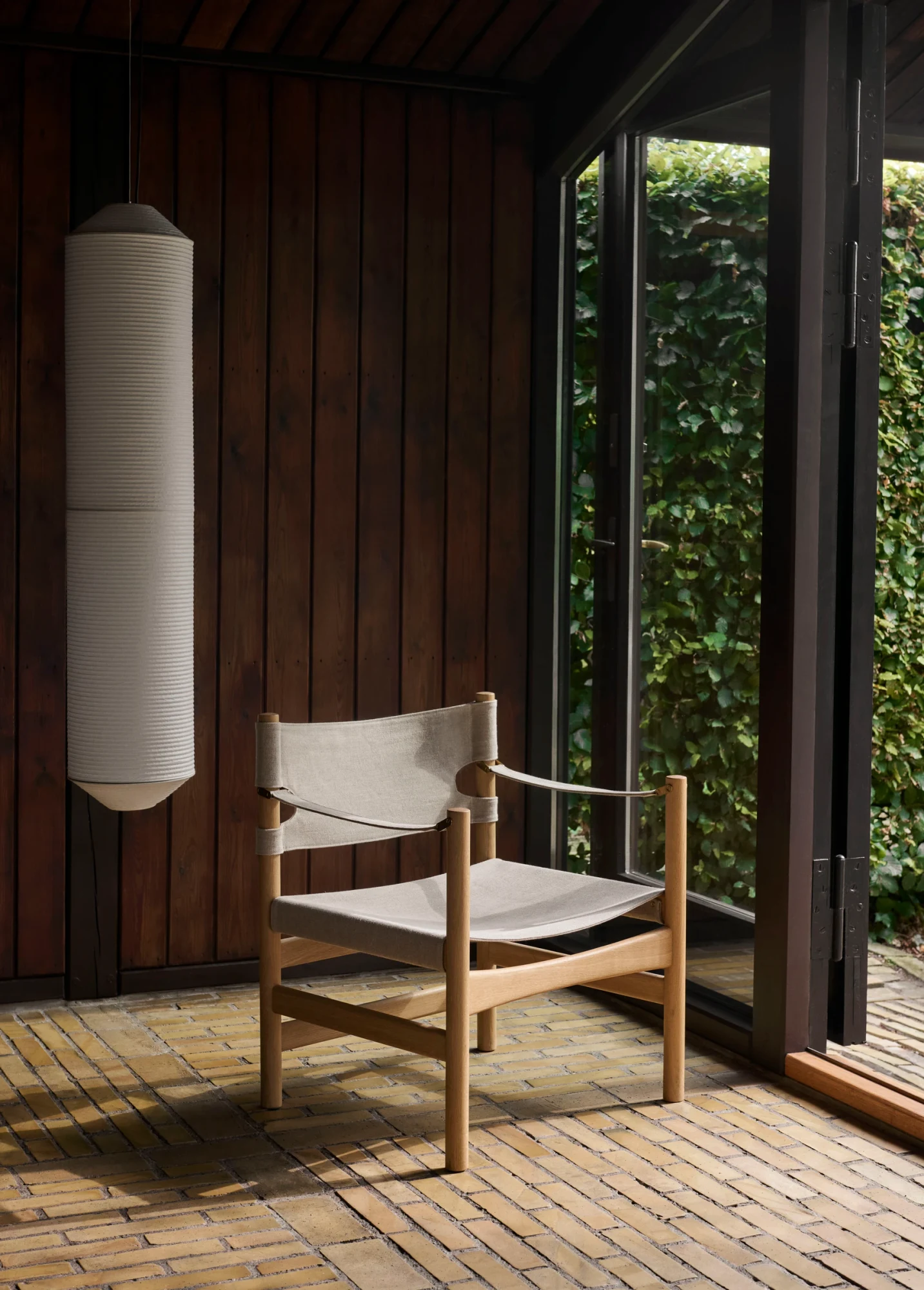 Canvas 21 Chair in an interior setting, official lifestyle photograph