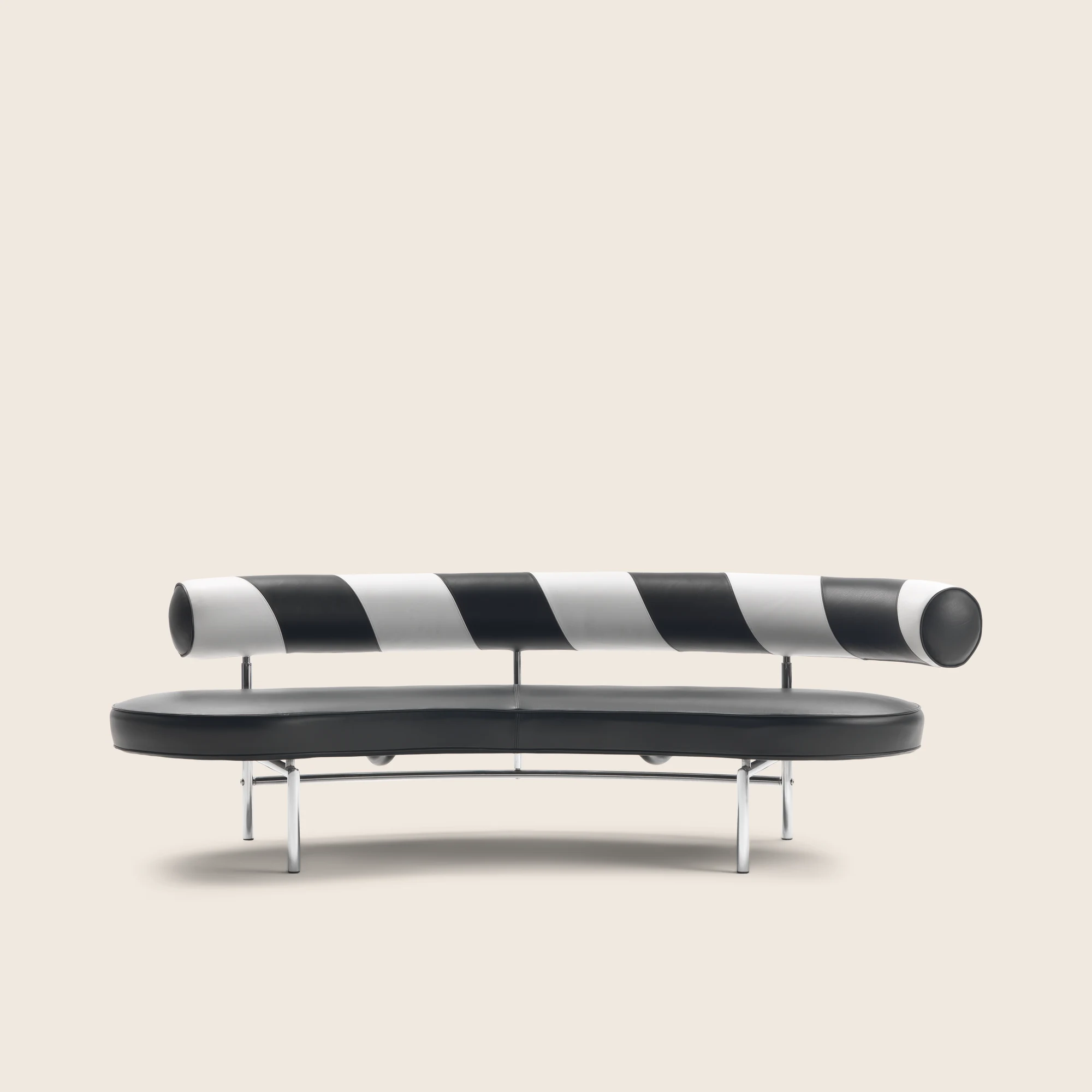Max sofa studio picture, front view of the striped back roll and seat