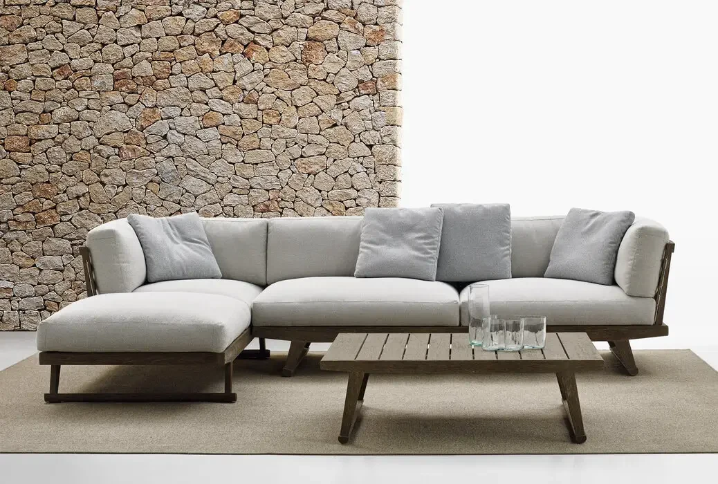 Gio sofa group with a low table in front