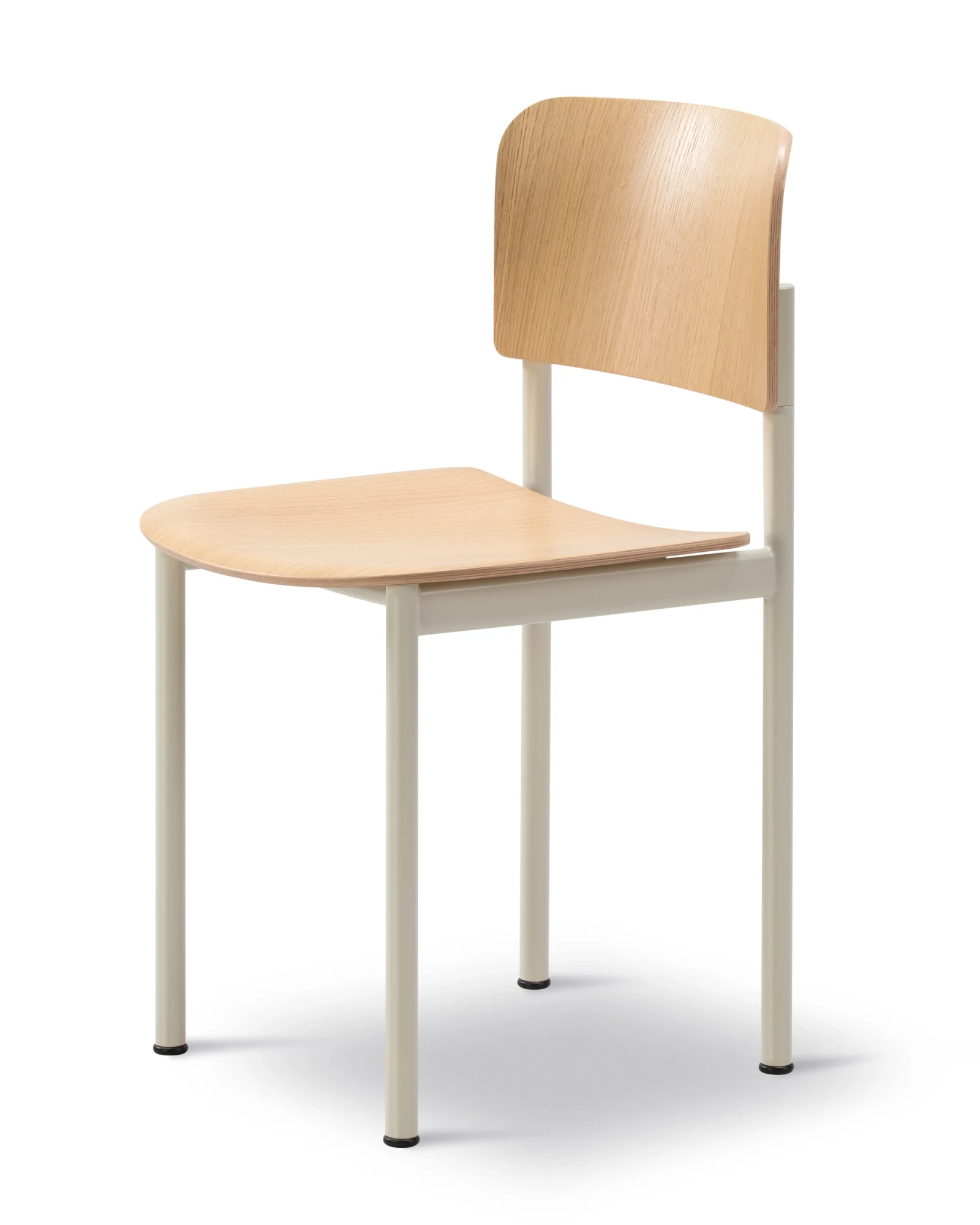 Three-quarter view of the Plan Chair in oak lacquer with a chalk frame