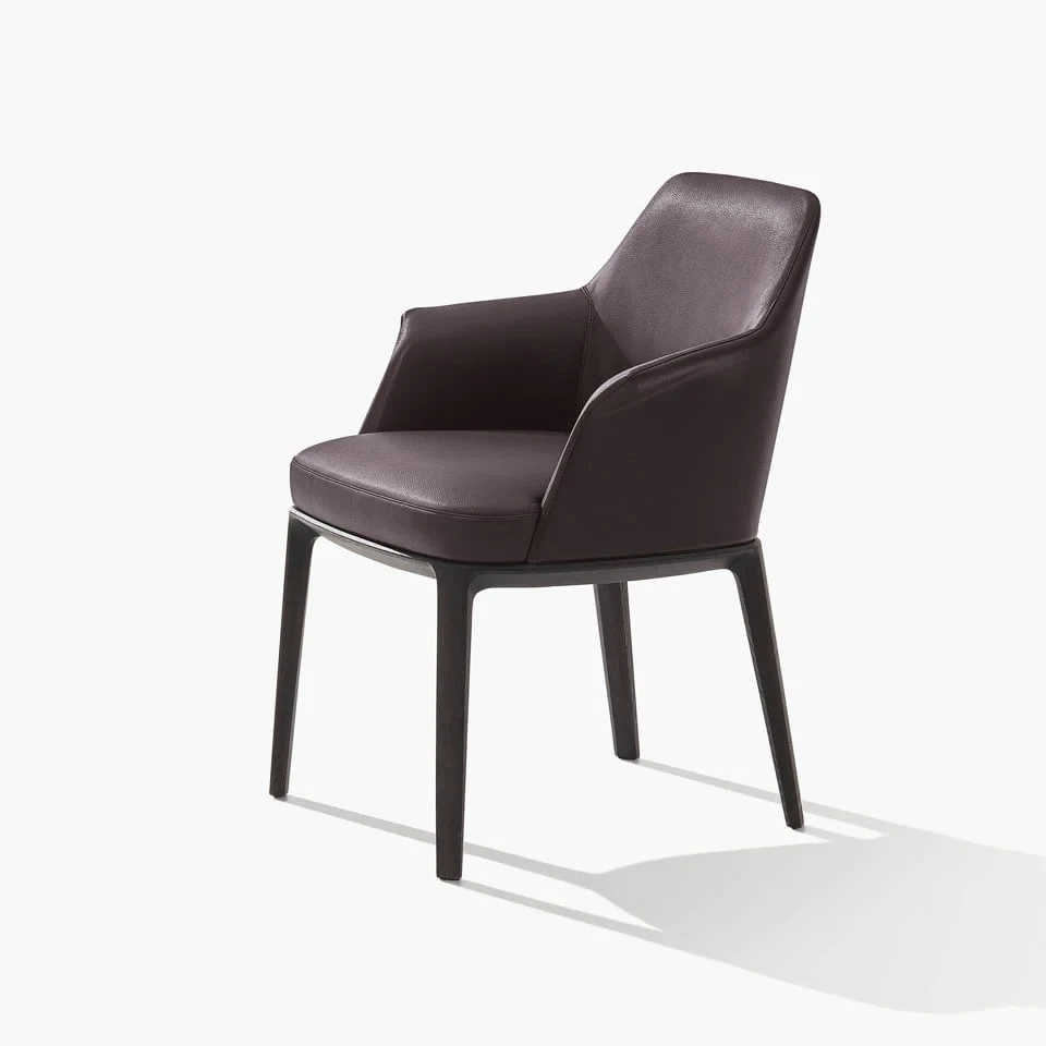 配有扶手的 Sophie 椅,Poliform 官方图片