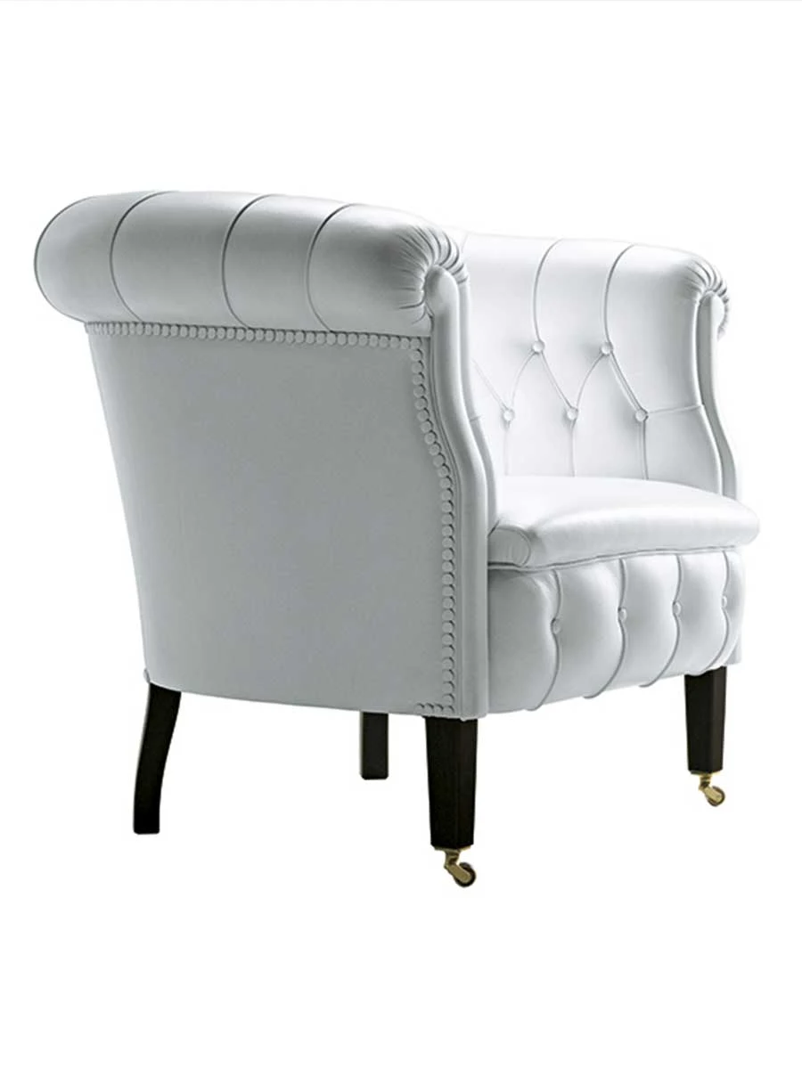 Vue arrière trois quarts du fauteuil
