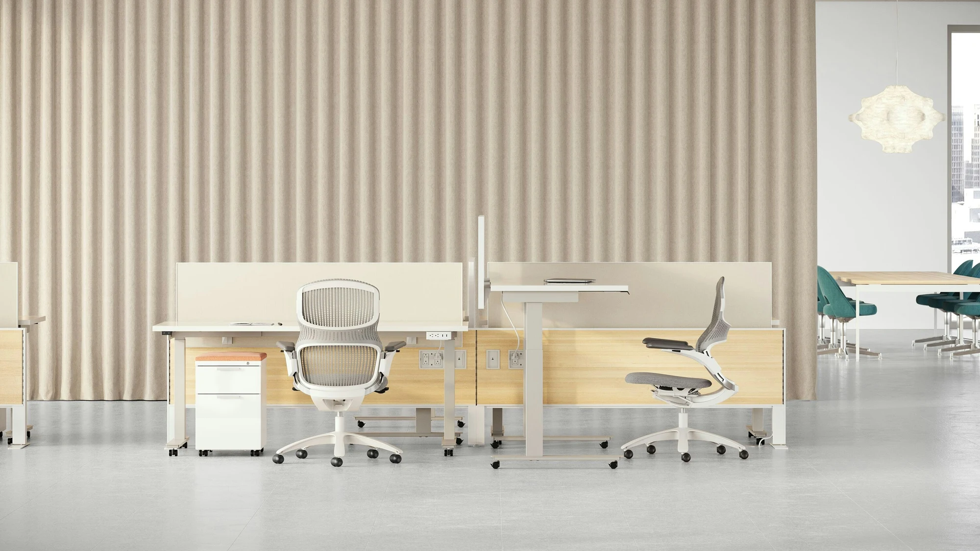 Lev-Tisch in einem gemeinsam genutzten Arbeitsbereich