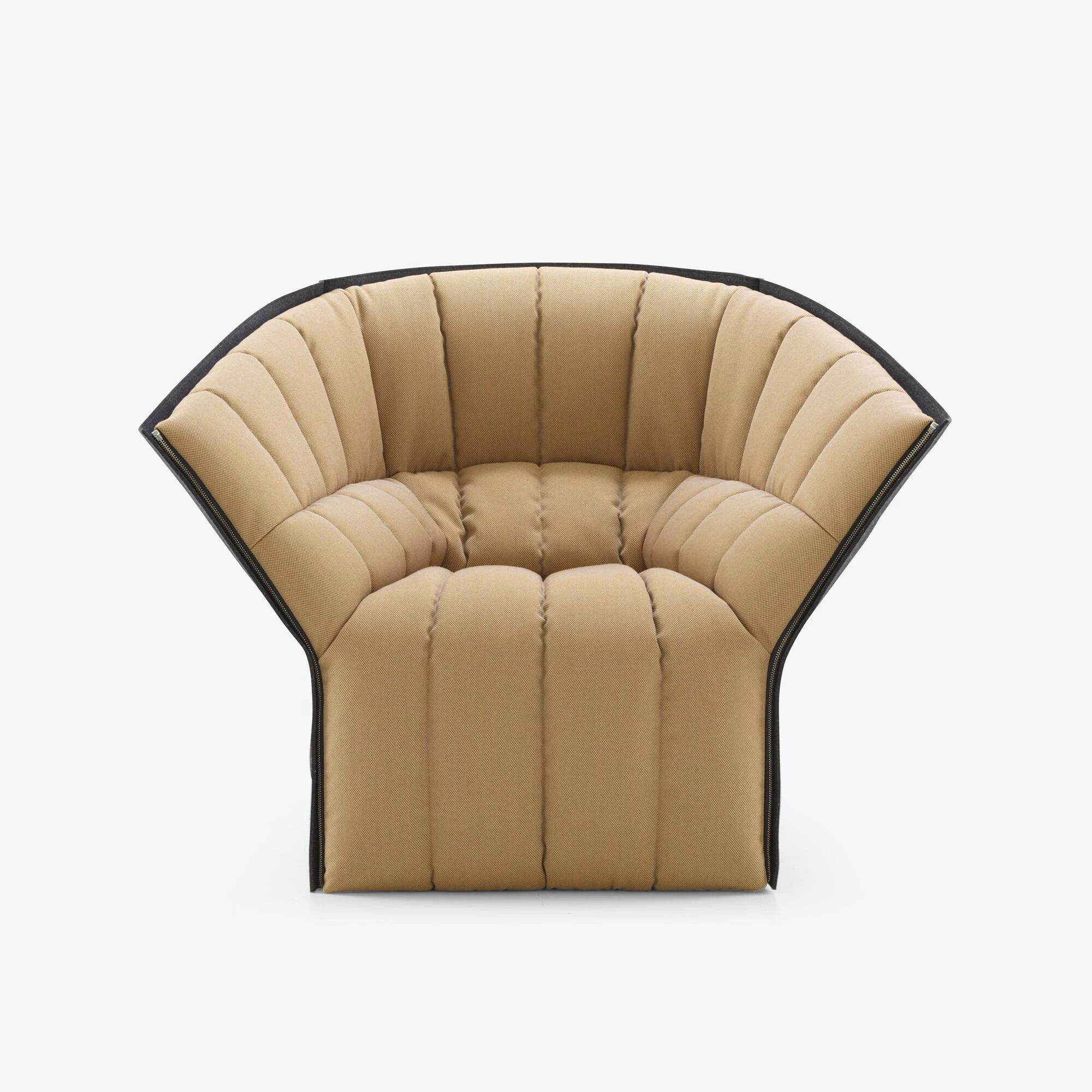 Moël Armchair